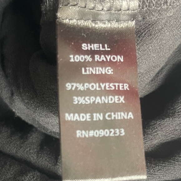 KENDALL & KYLIE Black & White Rose Print Romper Size Large - Picture 7 of 14